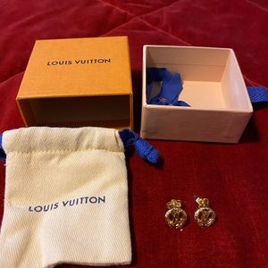 Louis Vuitton Angel earrings